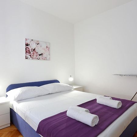 Apartments By The Sea Brela, Makarska - 2718 Phòng bức ảnh