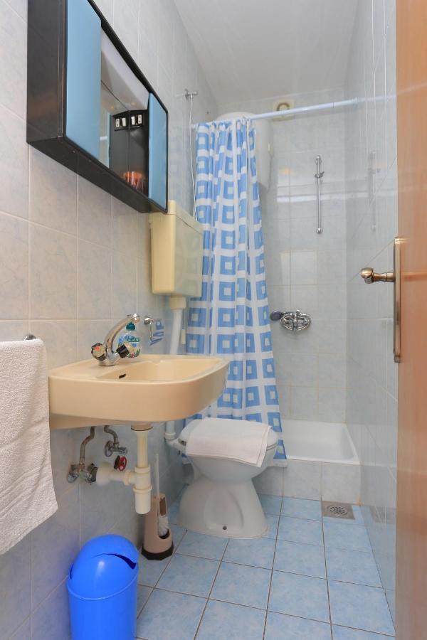 Apartments By The Sea Brela, Makarska - 2718 Ngoại thất bức ảnh