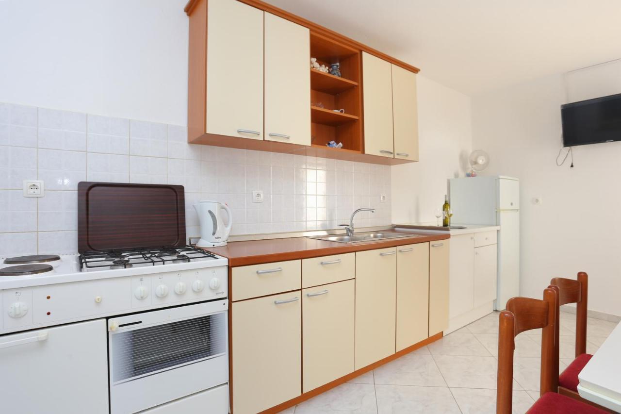 Apartments By The Sea Brela, Makarska - 2718 Ngoại thất bức ảnh