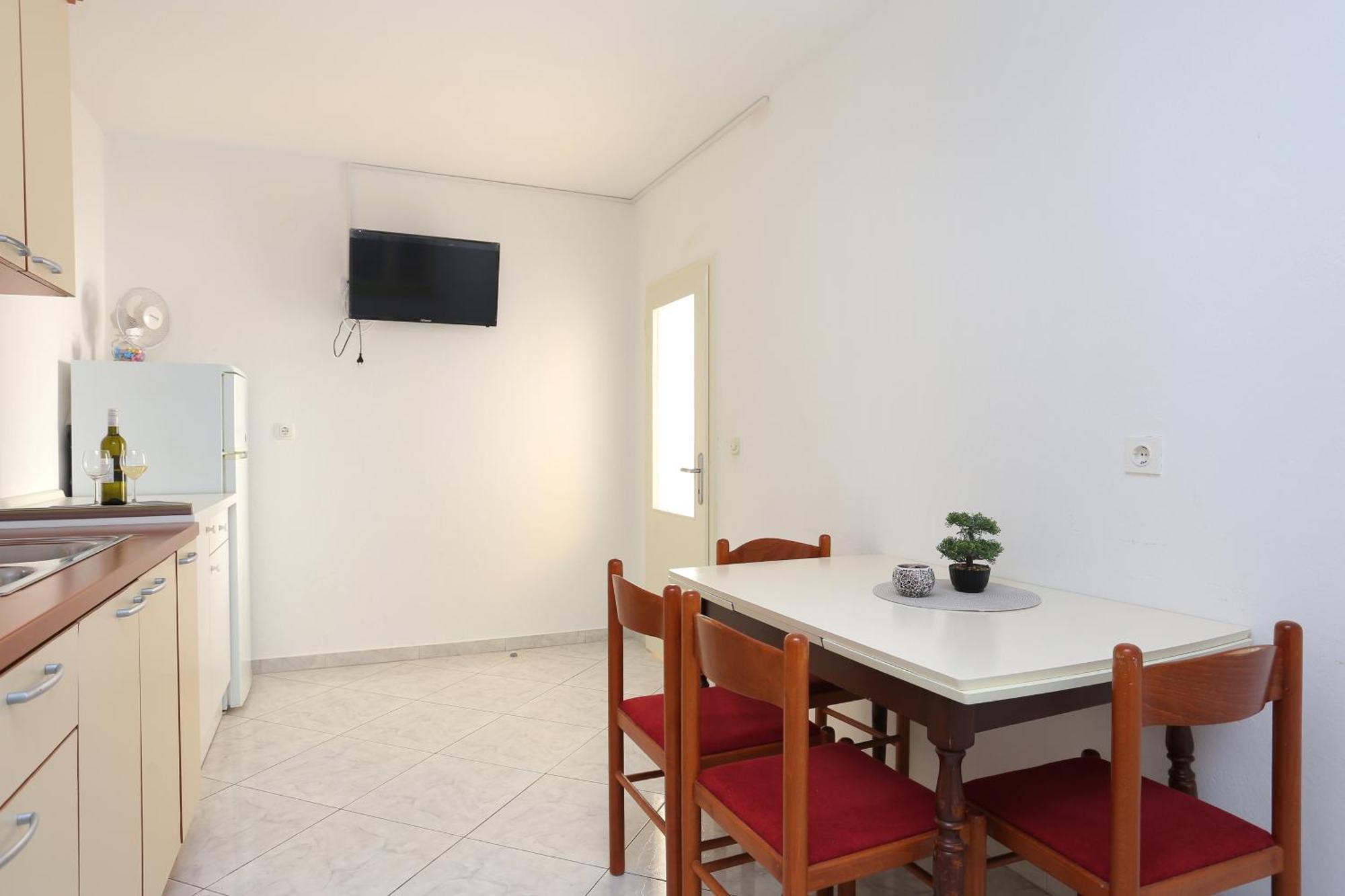 Apartments By The Sea Brela, Makarska - 2718 Phòng bức ảnh