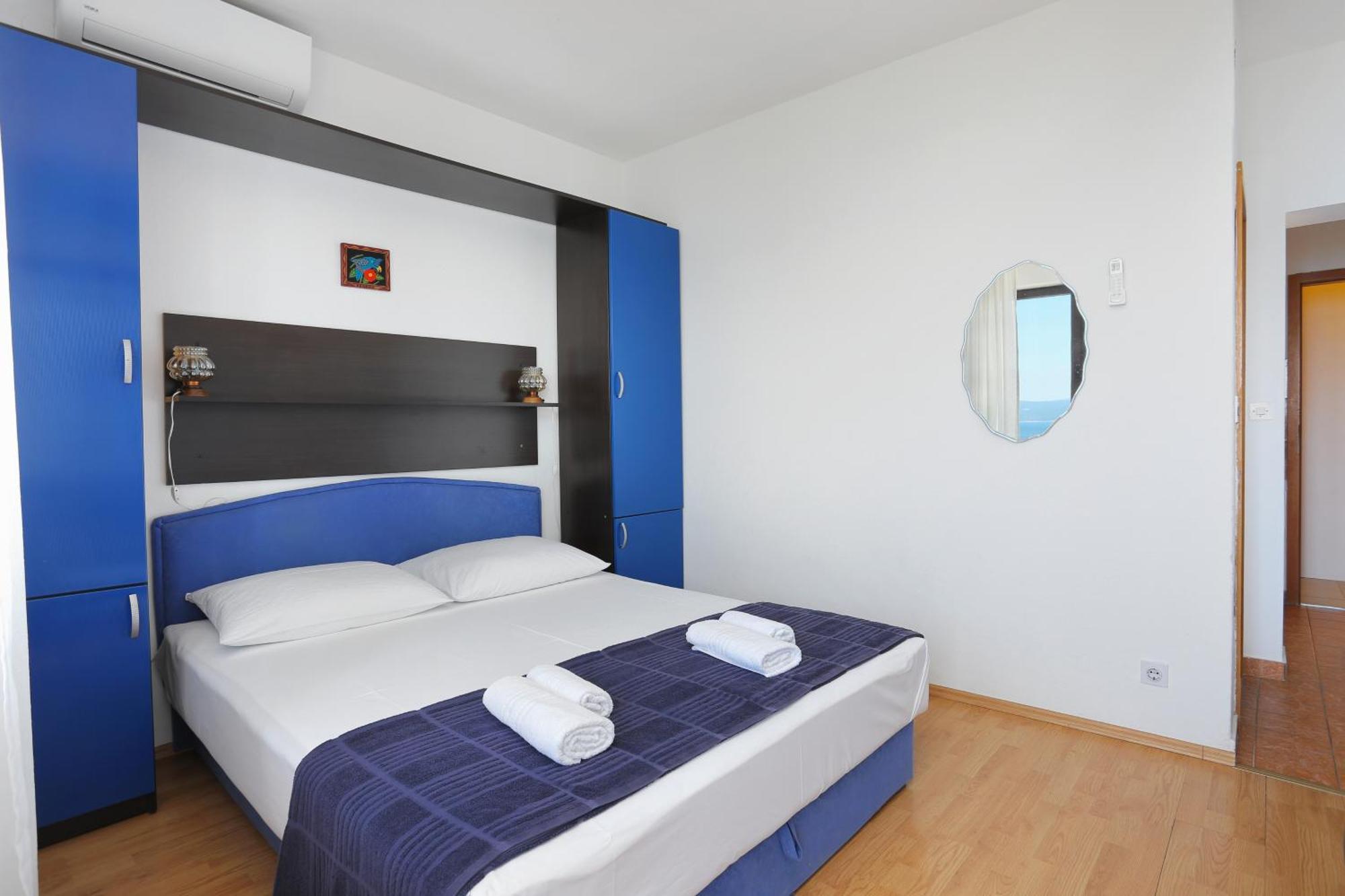 Apartments By The Sea Brela, Makarska - 2718 Phòng bức ảnh